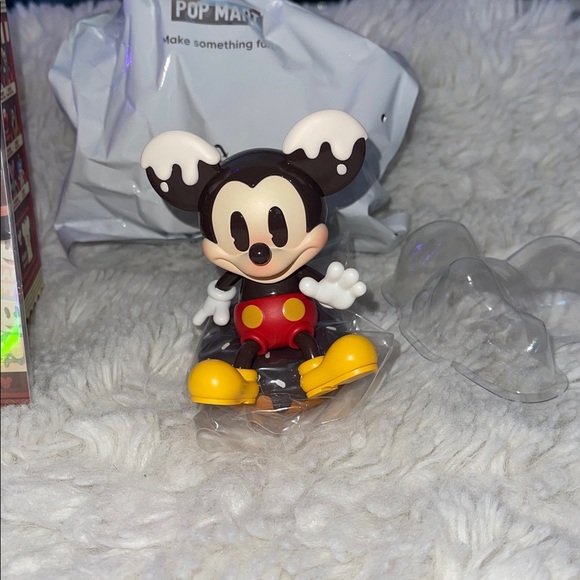 Pop-mart Donut Mickey Disney Mickey Mouse Red and Black Figurine sculpture NWT - Picture 6 of 9